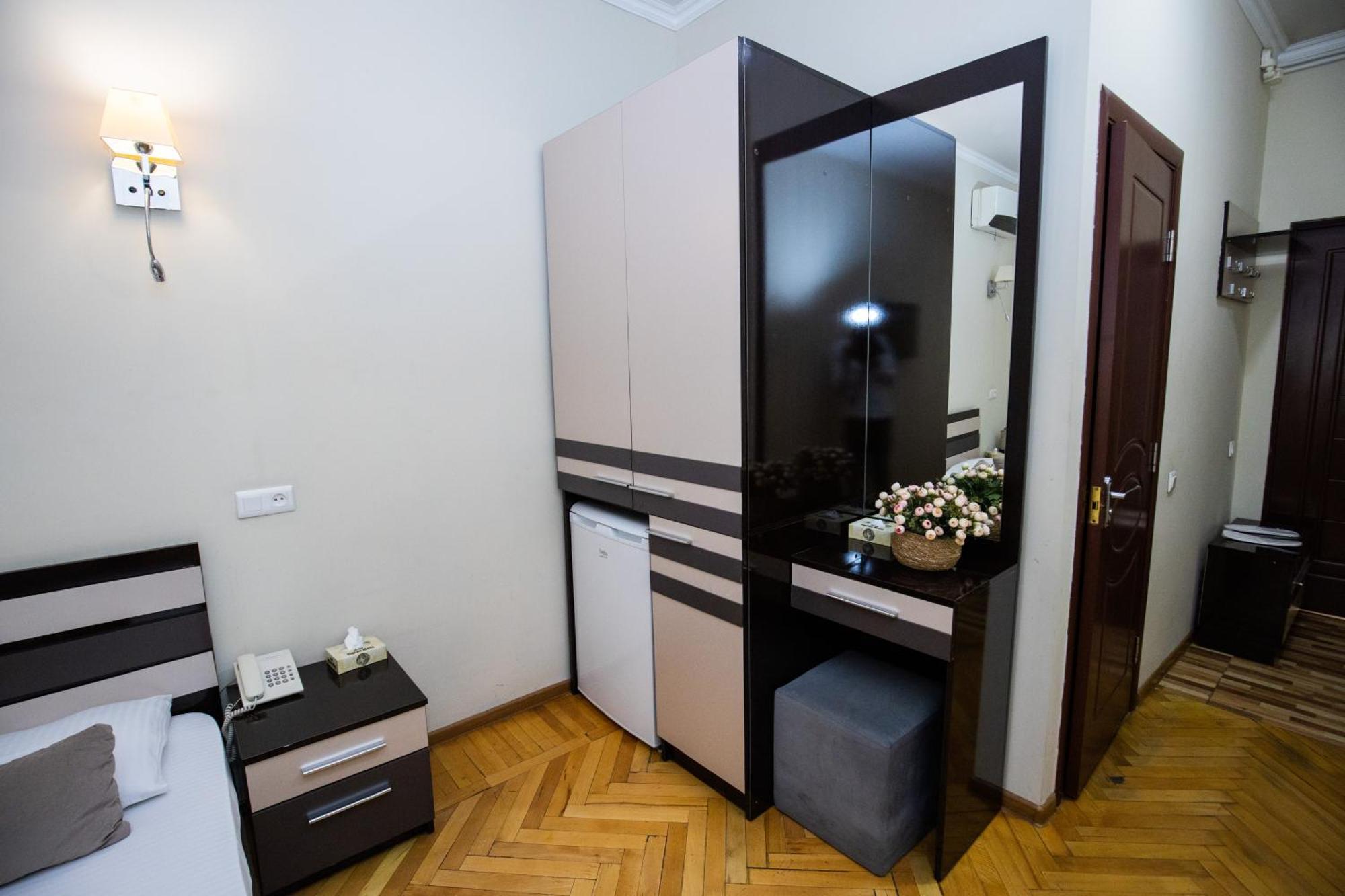 Yereone Hotel Apartment Yerevan Exterior photo